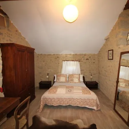 Holiday home Le Clos De L'etang En Creuse *