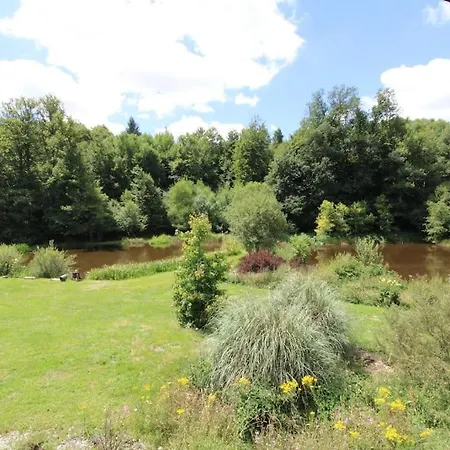 Le Clos De L'etang En Creuse Hébergement de vacances *