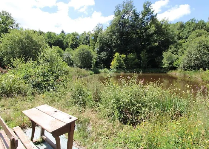 度假居 Le Clos De L'etang En Creuse